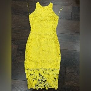 Elegant Alexia Admor Yellow Lace Dress